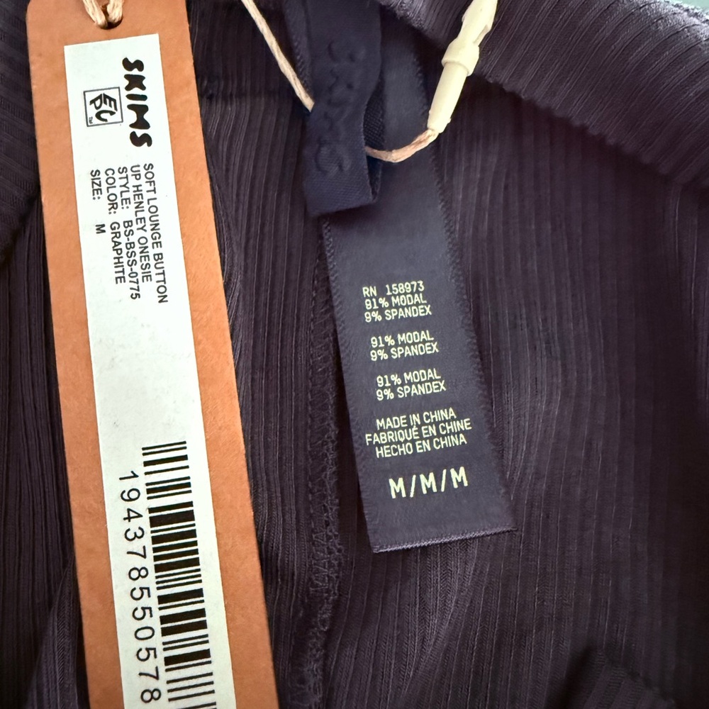SKIMS Ribbed Graphite Lounge Henley Onsie - Picture 5 of 5